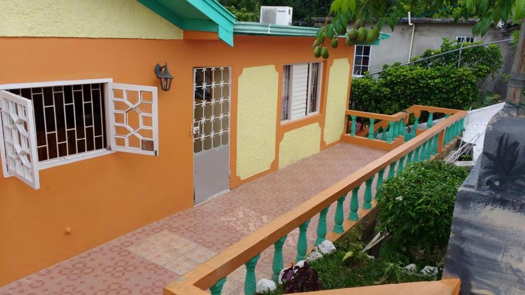 Affordable And Cozy At Content Guest House Ocho Rios Exterior photo