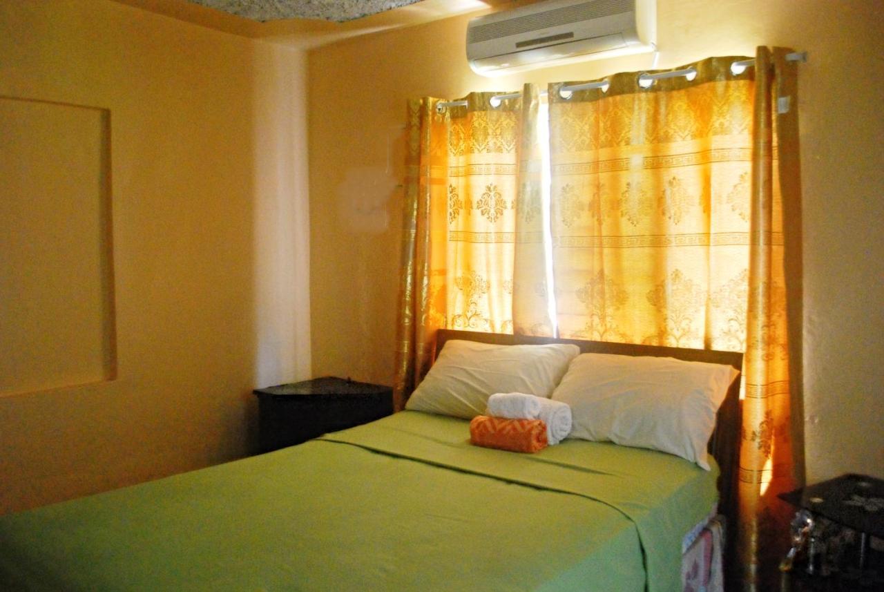 Affordable And Cozy At Content Guest House Ocho Rios Exterior photo