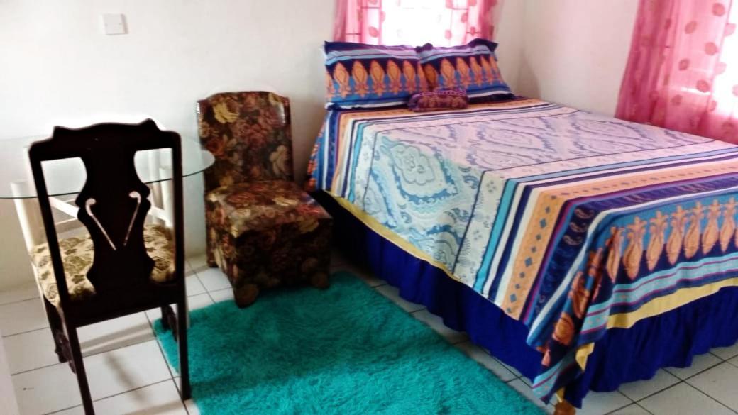 Affordable And Cozy At Content Guest House Ocho Rios Exterior photo