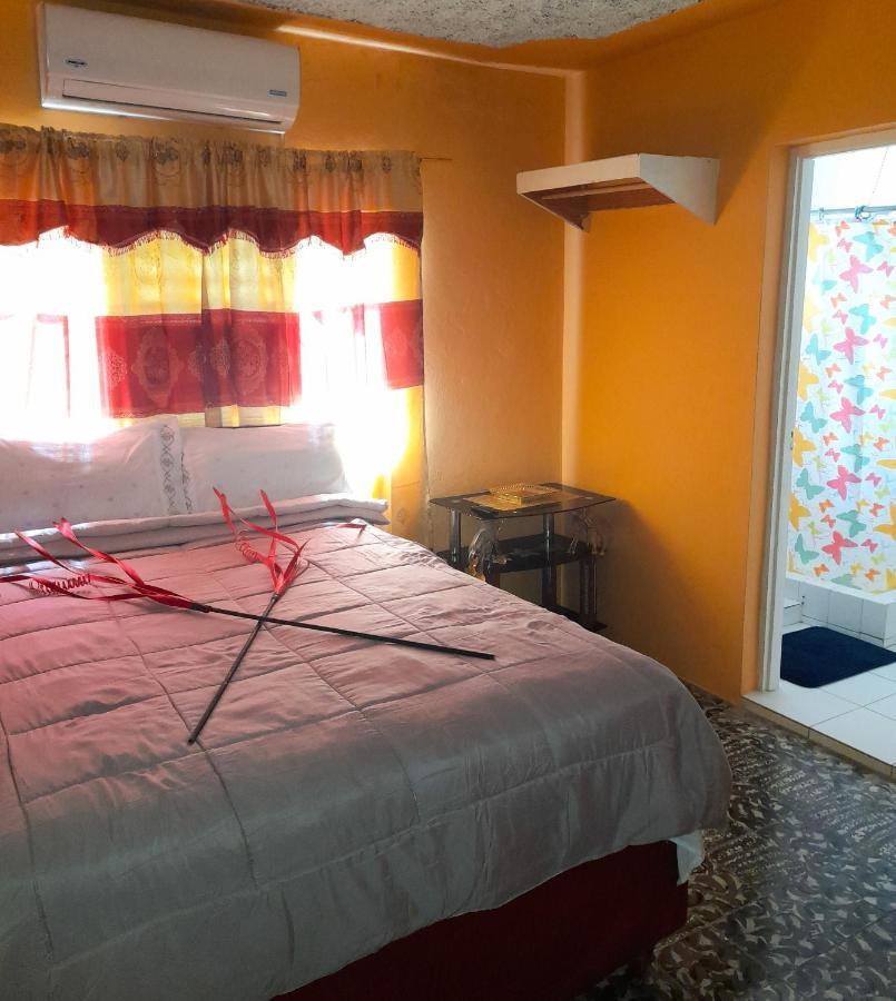 Affordable And Cozy At Content Guest House Ocho Rios Exterior photo