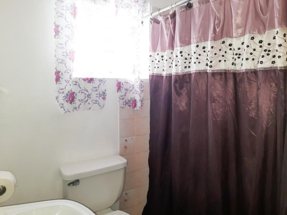 Affordable And Cozy At Content Guest House Ocho Rios Exterior photo